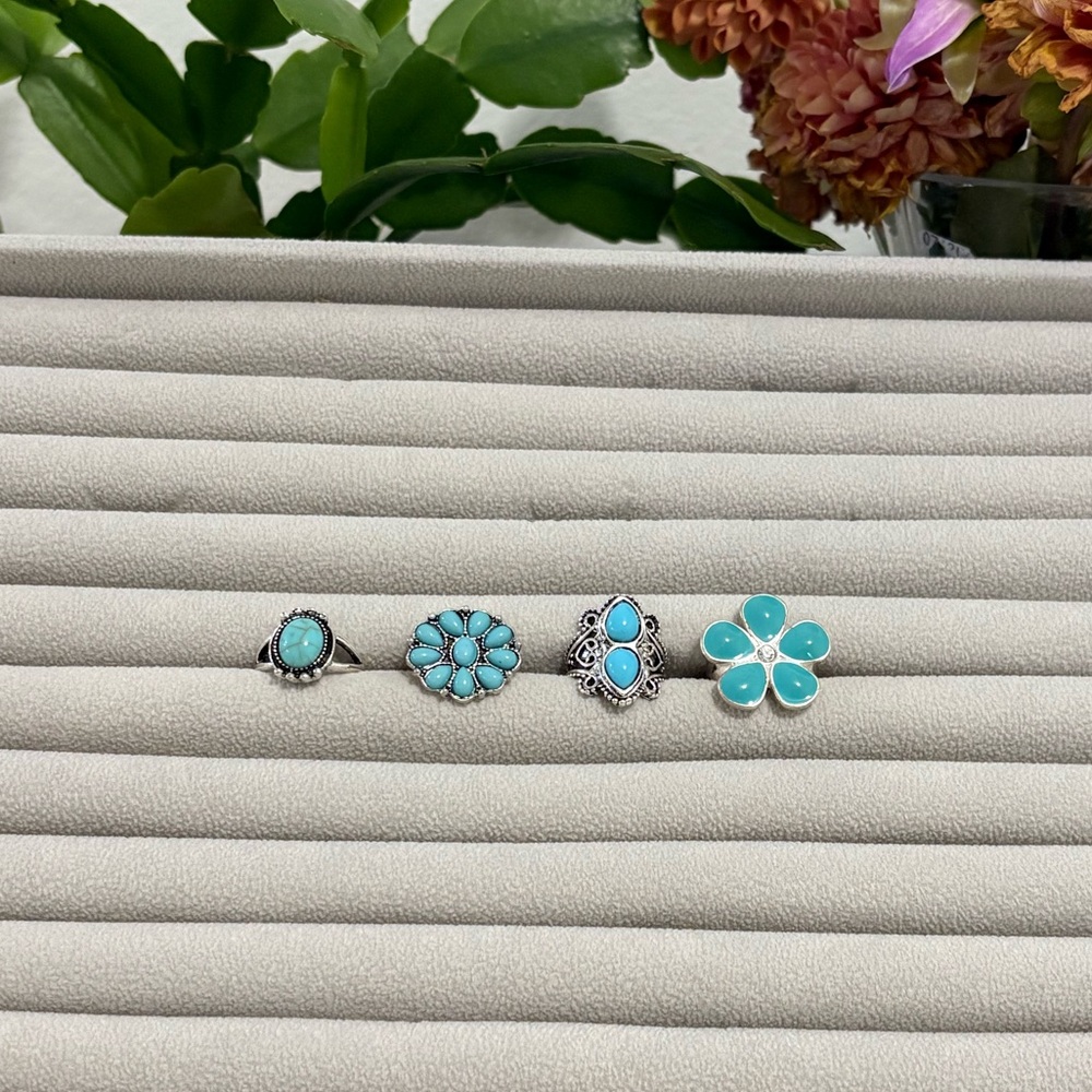 🦖 5 for $20 Set of four faux turquoise rings